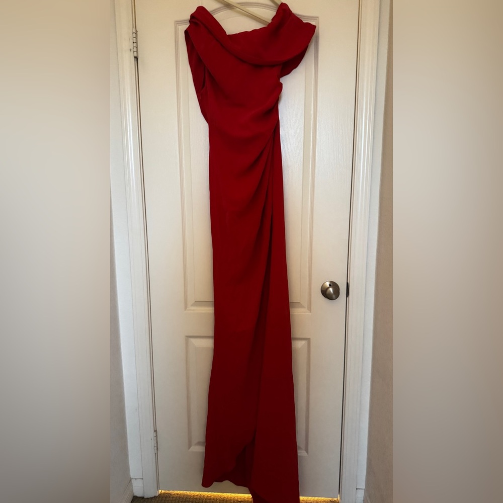 Elliatt Isadora Off The Shoulder Gown in Red
